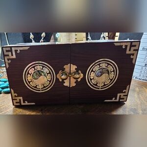 Inlaid Mother Of Pearl Ying Yang Jewelry Box